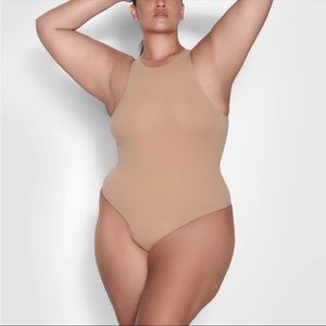 SKIMS FITS EVERYBODY HIGH NECK BODYSUIT